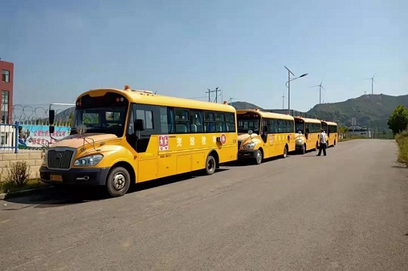 4小時工作制，雙休寒暑假，校車駕駛員等你來